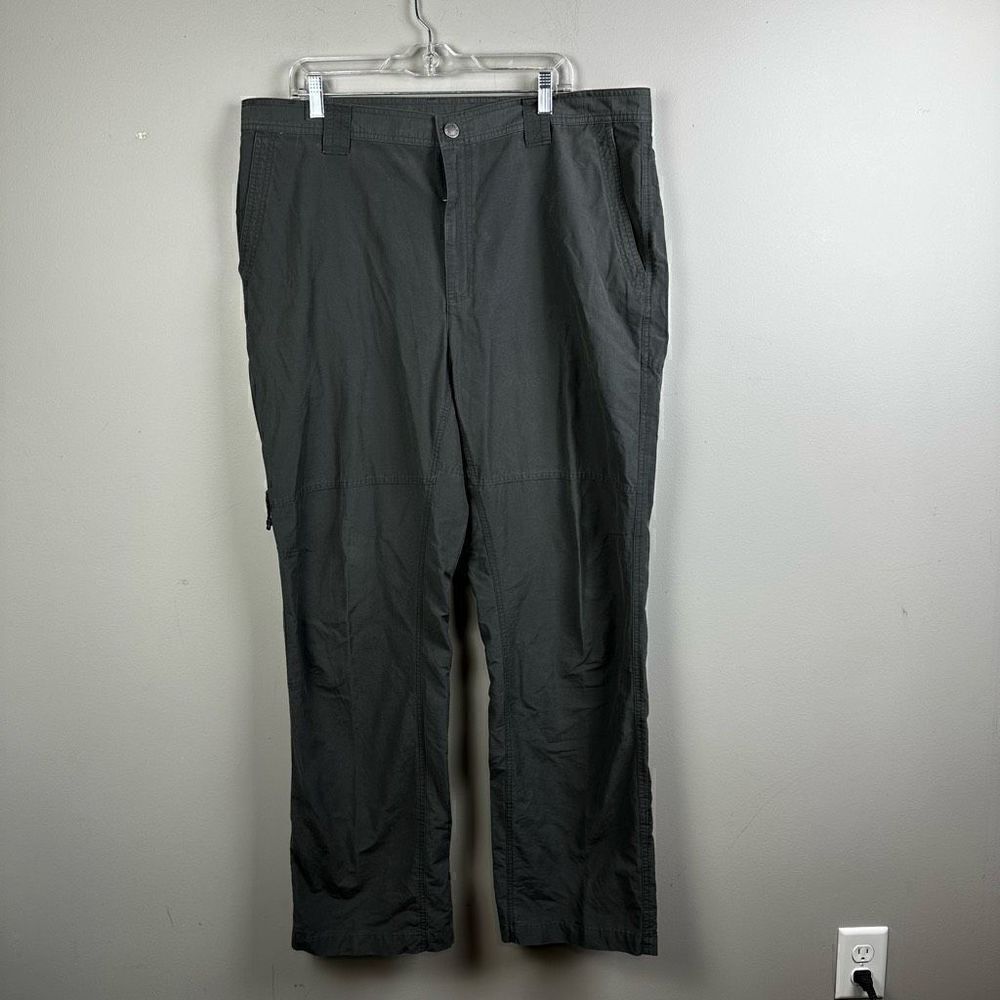 Columbia sports Omni-shield gray outdoor men’s cargo pants size 40